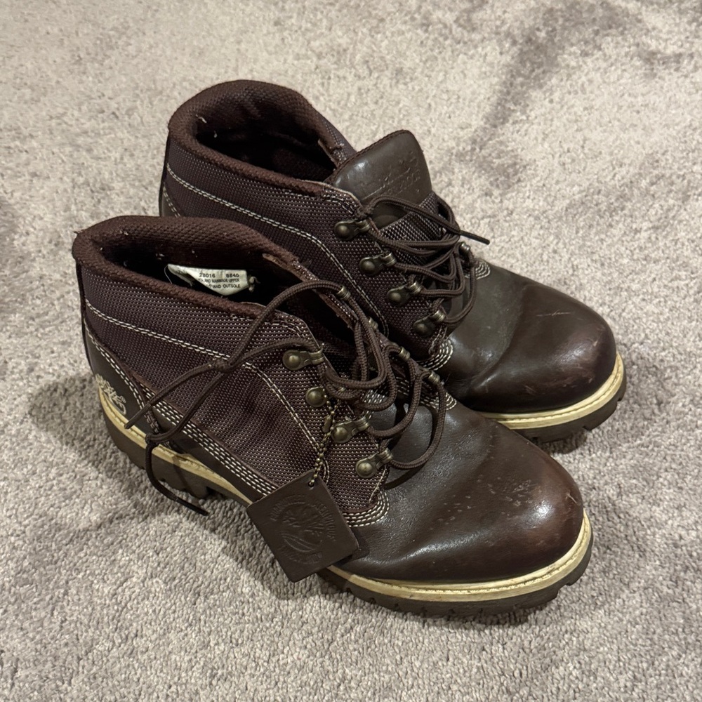 Timberland Brown Low Cut Waterproof Boots SIZE 7.5M